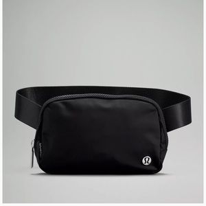 Lululemon Everywhere Belt Bag